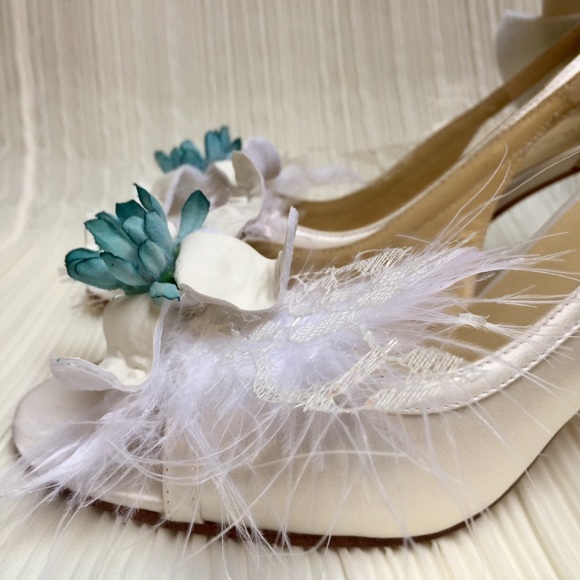 NEW Hand Embellished Floral Satin Formal Heels - Picture 3 of 8